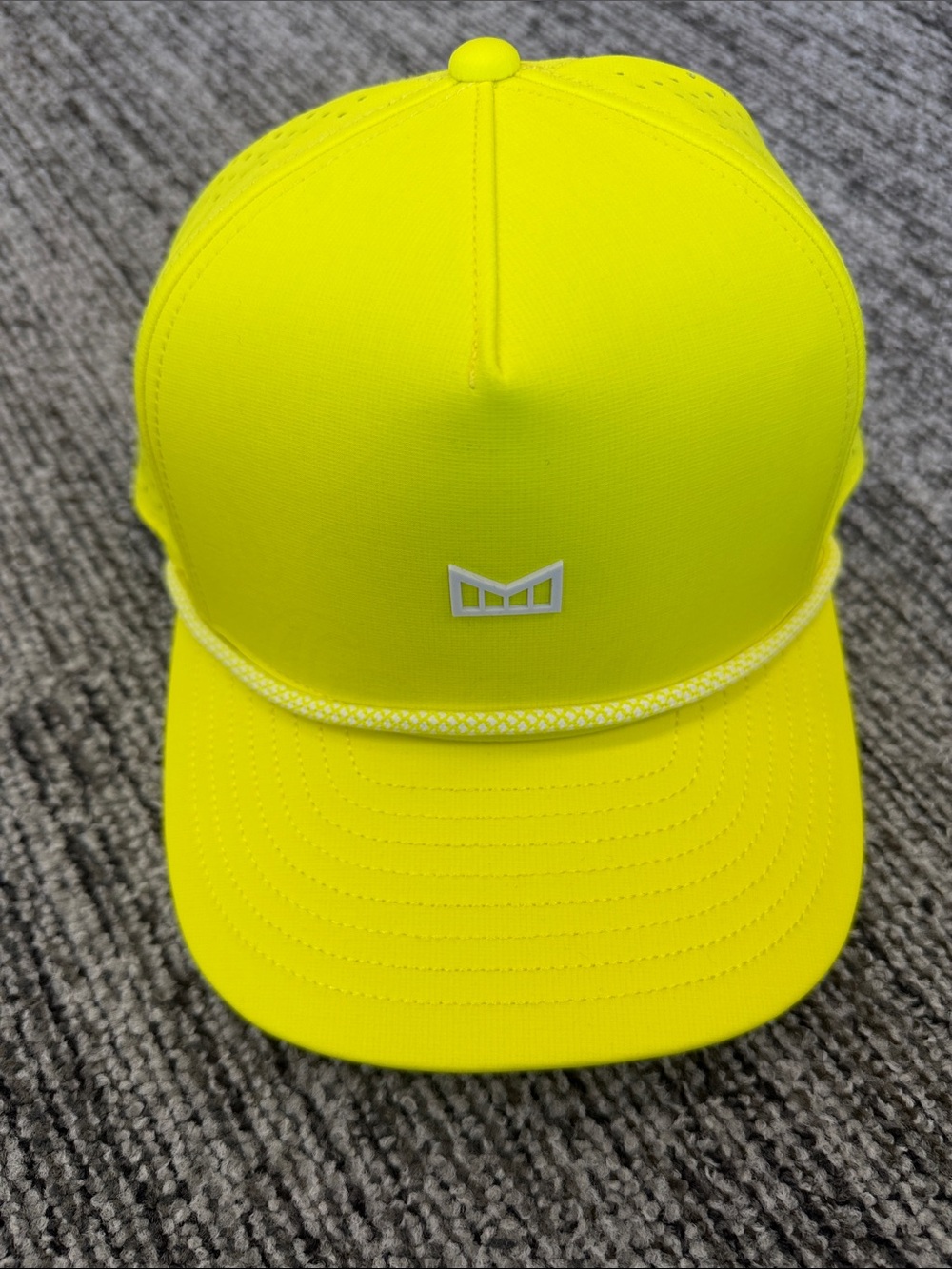 NWT Melin Odysea Hydro - Links Collection Neon Yellow hat with white